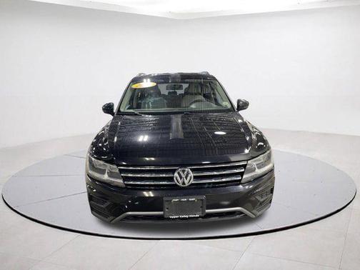 Deep Black Pearl Metallic 2018 Volkswagen Tiguan 2.0T S 4MOTION