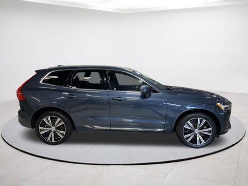 2022 Volvo XC60 B6 Inscription