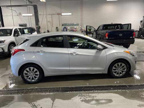 Shimmering Silver 2016 Hyundai Elantra GT Base