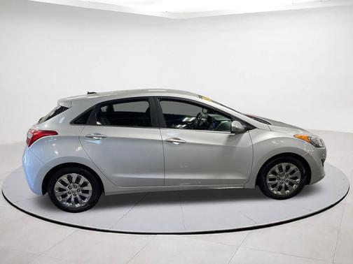 Shimmering Silver 2016 Hyundai Elantra GT Base