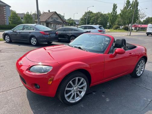 2008 Mazda MX-5 Miata Grand Touring 2dr Convertible (2L I4 6A)