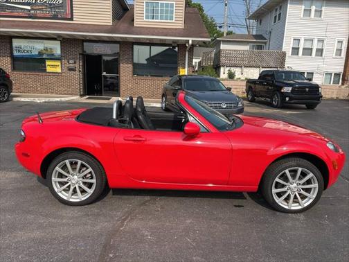 2008 Mazda MX-5 Miata Grand Touring 2dr Convertible (2L I4 6A)