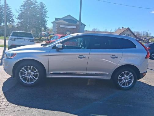 Bright Silver Metallic 2014 Volvo XC60 3.2 Platinum