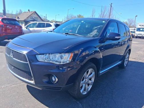 Cosmic Blue Metallic 2011 Mitsubishi Outlander GT