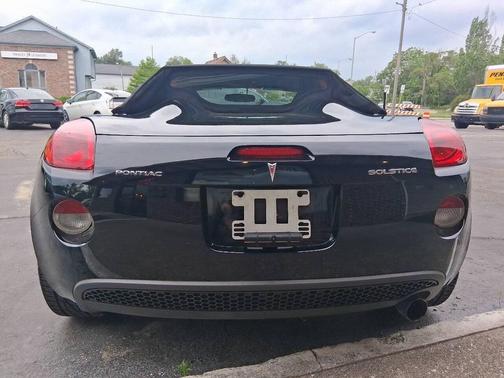 Mysterious 2006 Pontiac Solstice Base 2dr Convertible