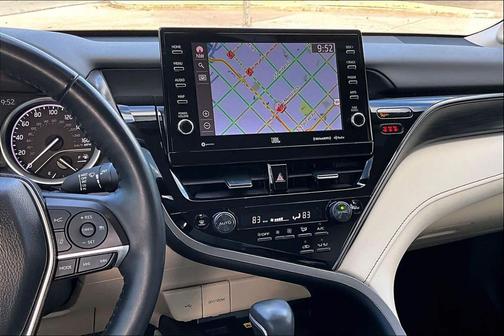 2024 Toyota Camry Hybrid XLE