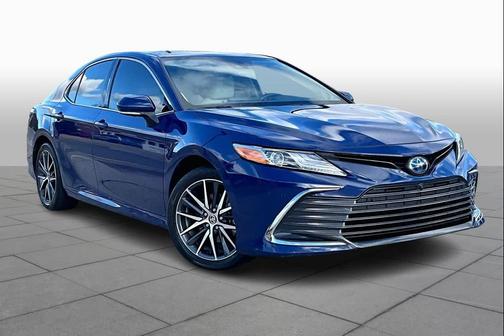 2024 Toyota Camry Hybrid XLE