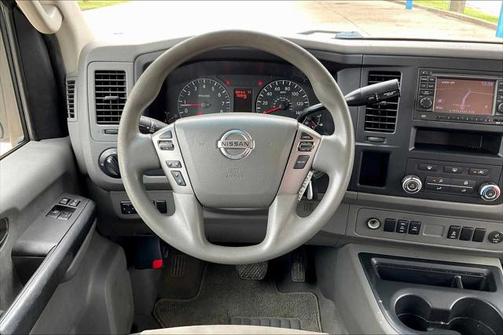 2014 Nissan NV Passenger NV3500 HD S V8