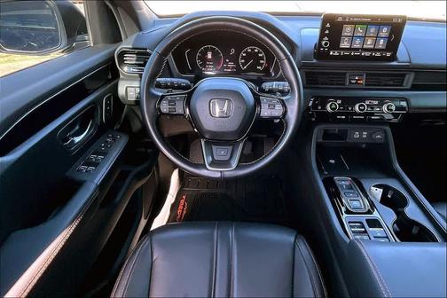 Crystal Black Pearl 2025 Honda Pilot TrailSport