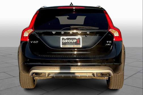 2015 Volvo V60 Cross Country T5