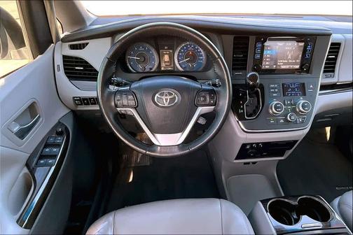 2017 Toyota Sienna XLE Premium