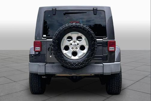 Granite Crystal Metallic Clearcoat 2014 Jeep Wrangler Unlimited Sahara