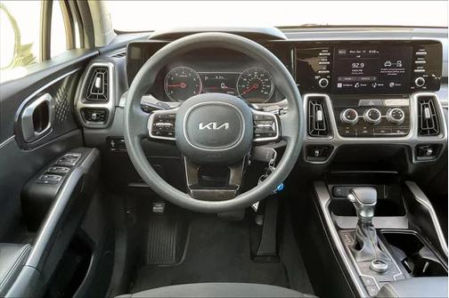 2022 Kia Sorento LX