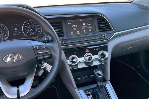 2019 Hyundai ELANTRA SEL