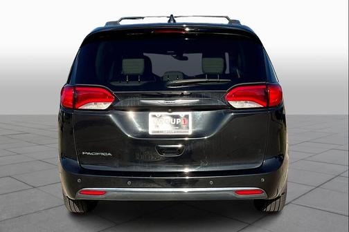 2018 Chrysler Pacifica Touring-L