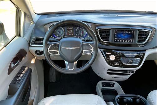 2018 Chrysler Pacifica Touring-L