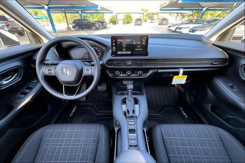 Platinum White Pearl 2027 Honda HR-V LX