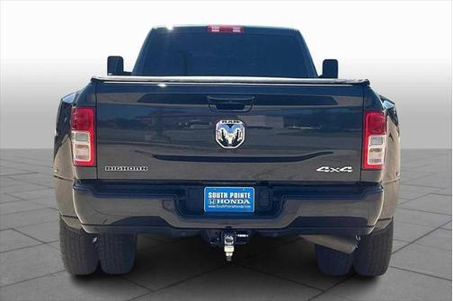 2022 RAM 3500 Big Horn Crew Cab 4x4 8' Box