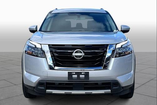 2025 Nissan Pathfinder SL FWD