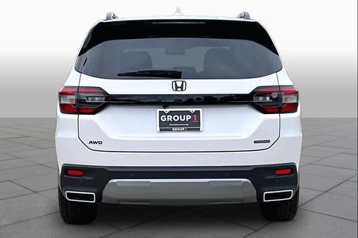 Platinum White Pearl 2026 Honda Pilot Touring 8-Passenger