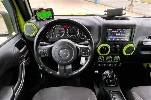 Hypergreen Clearcoat 2016 Jeep Wrangler Rubicon