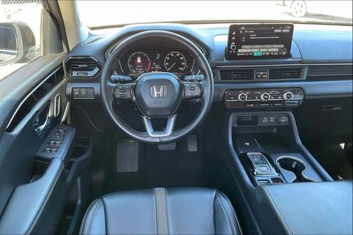 2023 Honda Pilot Touring 8-Passenger