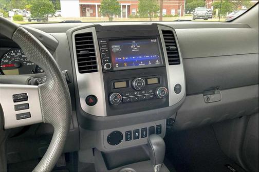 2021 Nissan Frontier SV