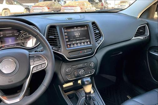 2022 Jeep Cherokee Latitude Lux