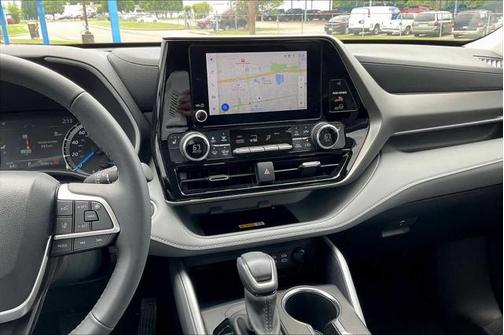2024 Toyota Highlander Hybrid XLE