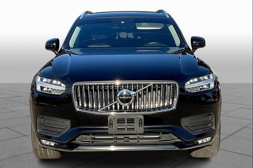 2022 Volvo XC90 T5 Momentum