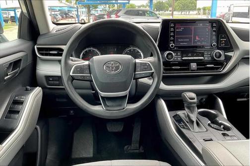 2022 Toyota Highlander L