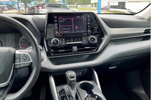 2022 Toyota Highlander L