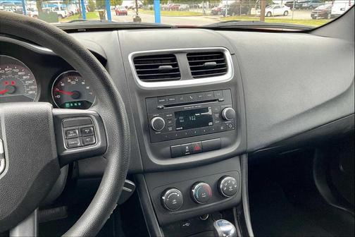 2013 Dodge Avenger SE