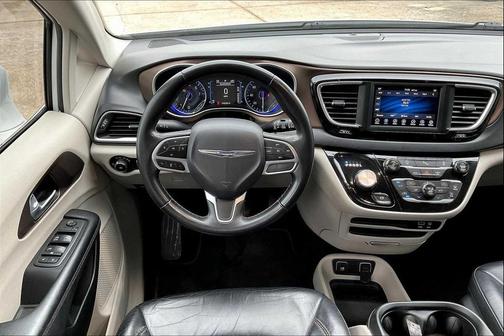 2018 Chrysler Pacifica Touring-L