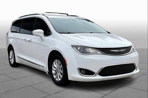 2018 Chrysler Pacifica Touring-L