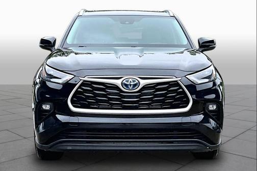 Midnight Black Metallic 2023 Toyota Highlander Hybrid XLE