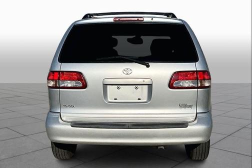 2003 Toyota Sienna LE