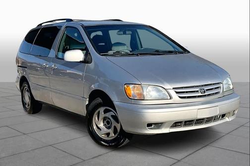 2003 Toyota Sienna LE