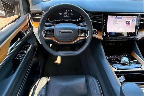 Diamond Black Crystal Pearlcoat 2022 Jeep Grand Wagoneer Series III 4x4