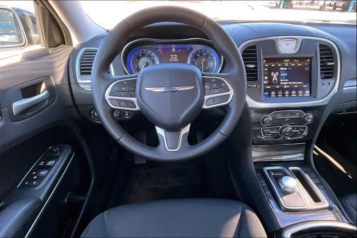 2018 Chrysler 300 Touring