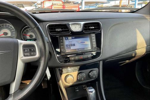 2011 Chrysler 200 Limited