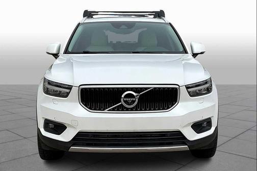2021 Volvo XC40 T5 Momentum