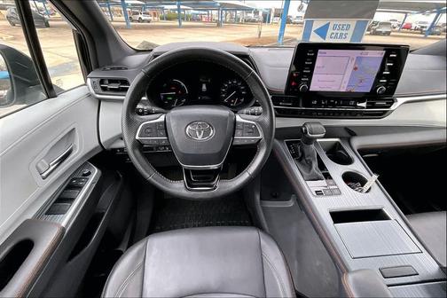 2023 Toyota Sienna XSE 7 Passenger