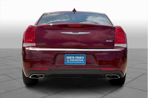2019 Chrysler 300 Touring