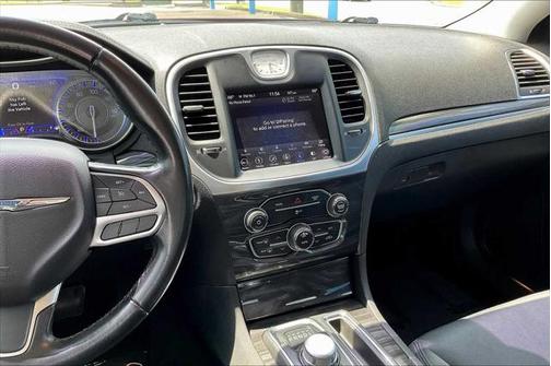 2019 Chrysler 300 Touring
