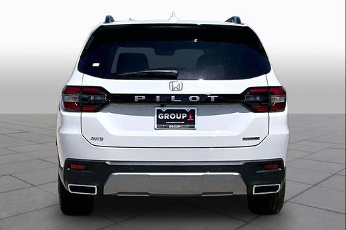 Platinum White Pearl 2026 Honda Pilot Touring 8-Passenger