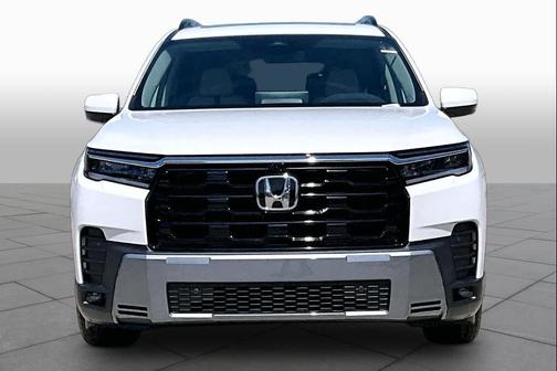 Platinum White Pearl 2026 Honda Pilot Touring 8-Passenger