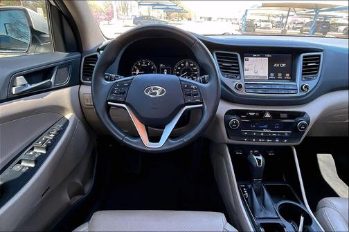 Dazzling White 2018 Hyundai TUCSON Limited