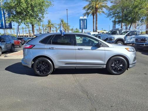 2022 Ford Edge SE