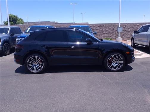 2017 Porsche Macan Turbo